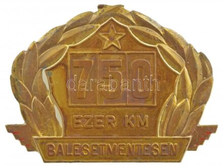 ~1980. '750 ezer kilométer balesetmentesen' részben zománcozott kitüntető autójelvény (72x97mm) T:2