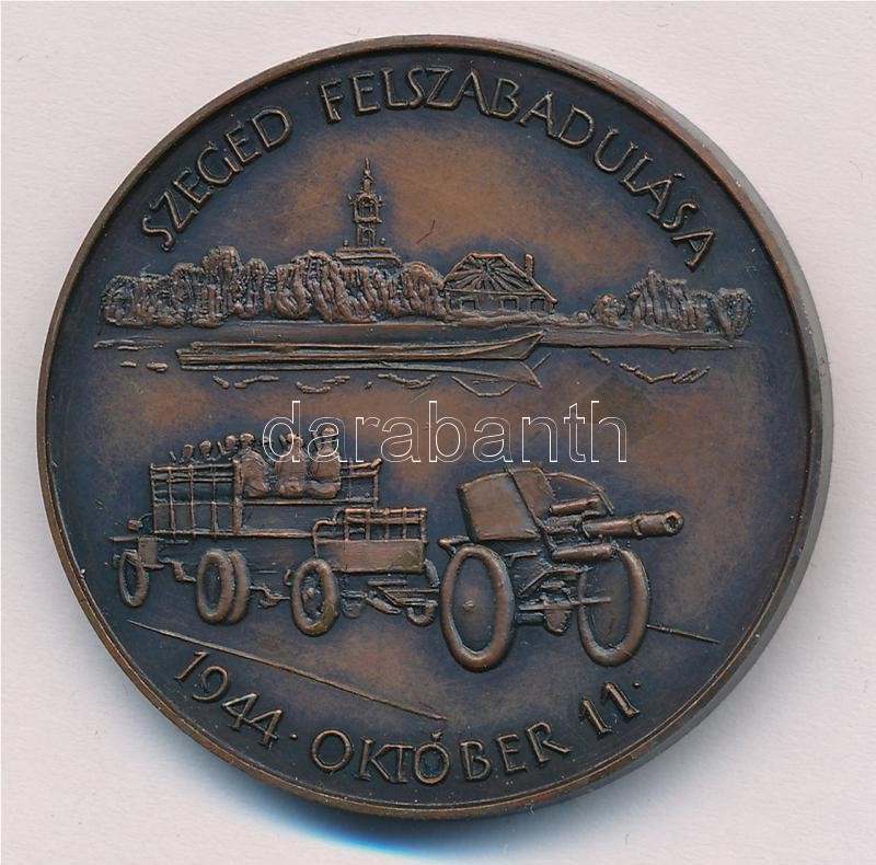 Fritz Mihály (1947-) 1984. 'Szeged felszabadulásának 40. évfordulója' bronz emlékérem (42,5mm) T:1- - Image 2