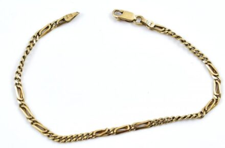 Arany (14k/Au) karlánc, jelzett, sérült, nettó: 5,5g, h: 20cm.