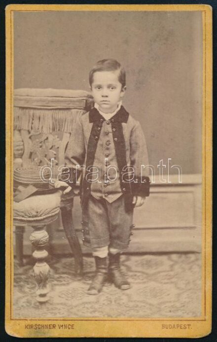 cca 1883 Purt Ernő (1879-1934) későbbi vezérigazgató, keményhátú fotó Kirschner Vince budapesti műterméből, 10,5×6,5 cm