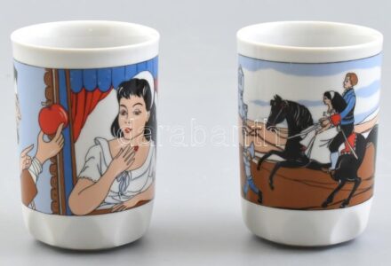 2 db Zsolnay mese figurás bögrék. Matricás, jelzett, kopással, m: 9,5 cm