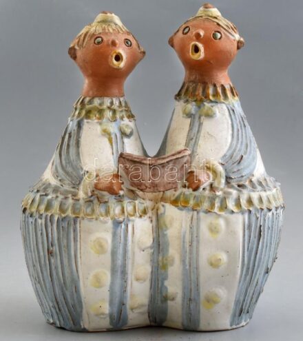 Kiss Roóz Ilona (1920-2010): Kórustagok, mázas kerámia, kézzel festett, jelzett, hibátlan, m: 25 cm