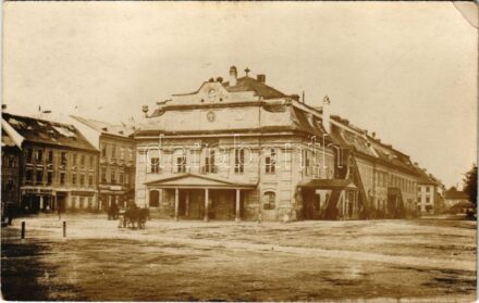 Pozsony, Pressburg, Bratislava; Das alte Theater / 1776-ban épült Városi (ún. Csáky) Színház (faszínház), Popper A. és Marie Wagner üzlete / old wooden theatre built in 1776, shops. Karl Körper photo (EK)