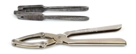 2 db diótörő, fém, h: 14-20 cm