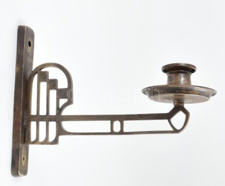 Gyertyatartó, bronz, szecessziós falikar, kis kopásnyomokkal, h.: 21 cm. m.: 15 cm.
