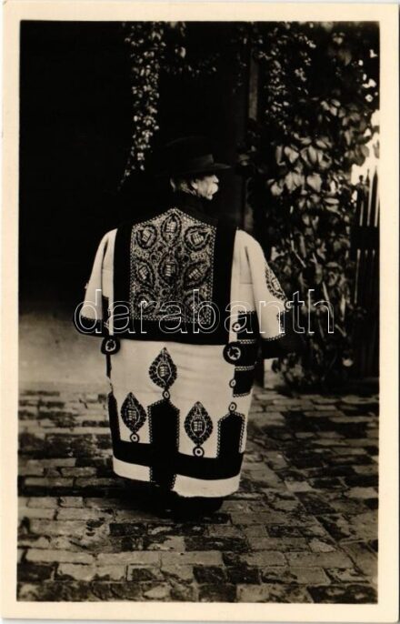 Debreceni selymes szűr / Hungarian folklore