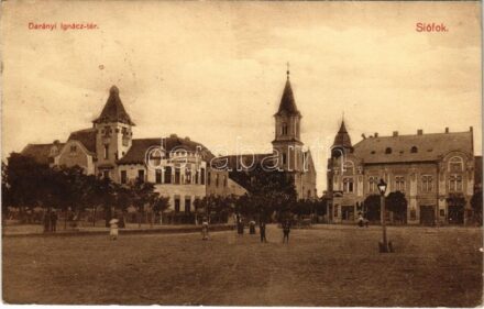 Siófok, Darányi Ignác tér, Balatonvidéki takarékpénztár, Kézimunka üzlet. Ellinger udv. fényképész műterméből (EK)