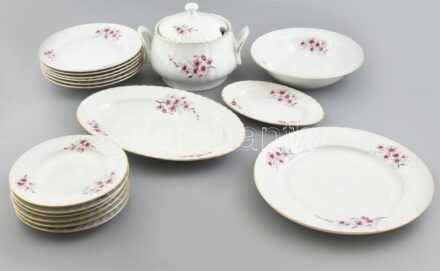 Hiányos bolgár étkészlet, porcelán, jelzett, kopott.