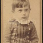 cca 1880 Kisfiú portréja, keményhátú fotó B. Paul temesvári műterméből, 10,5×6,5 cm
