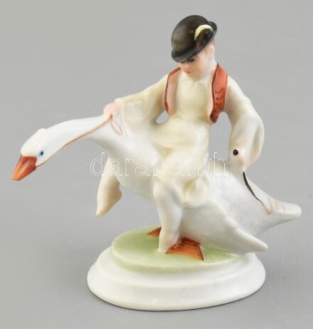 Herendi porcelán Ludas Matyi, kézzel festett, jelzett, kis kopásnyomokkal, m: 8 cm
