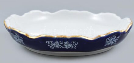 Zsolnay Pompadour mintás tálka, kézzel festett, jelzett, apró kopásnyomokkal, d: 12 cm.