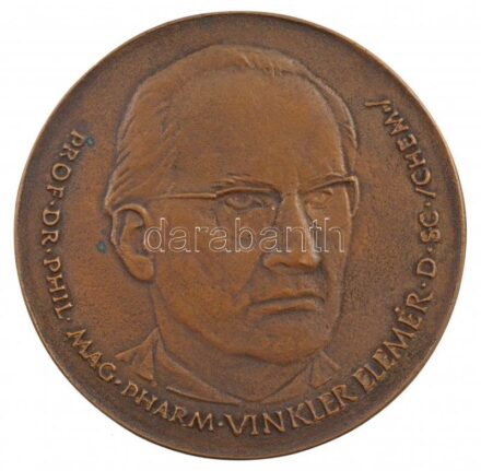 Fritz Mihály (1947-) 1985. 'PROF DR PHIL MAG PHARM VINKLER ELEMÉR D SC /CHEM/ / 1933 1983 SZEGED 1935 1985' kétoldalas, öntött bronz emlékérem (89mm) T:1- kis patina