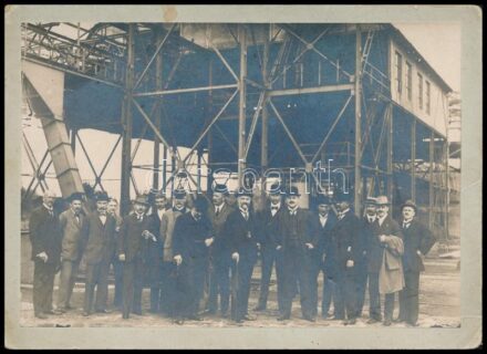 cca 1910 Bánya, gyáregység keményhátú fotó 18x13 cm
