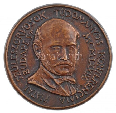 1979. 'Fiatal Szülészorvosok Tudományos Konferencia Budapest MCMLXXIX' egyoldalas, öntött bronz emlékplakett (~79-80mm) T:2