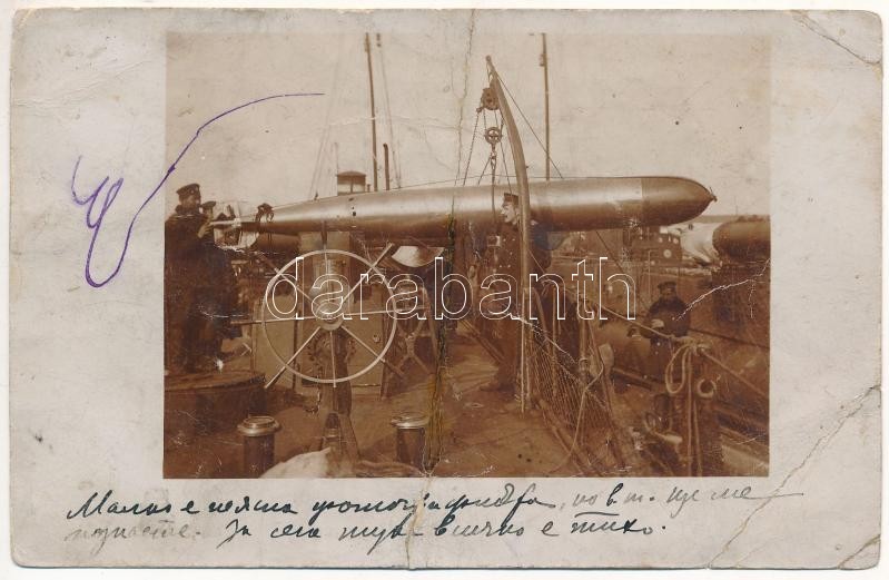 1913 Bolgár haditengerészet, torpedó beemelése egy csatahajóra / Bulgarische Marine / Bulgarian Navy, lifting a torpedo onto a warship's deck. photo (fa)