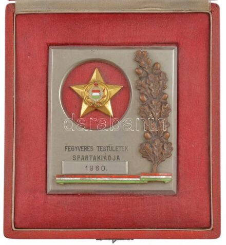 1960. 'Fegyveres Testületek Spartakiádja' tokba rögzített, részben zománcozott sport emlékplakett (106x91mm) T:1- tok belső részén tűnyomok