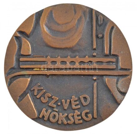 ~1970-1980. 'KISZ VÉDNÖKSÉG / Kiemelkedő tevékenységért Tisza II. KISZ Védnökség Országos Operatív Bizottságától' kétoldalas, öntött bronz plakett, eredeti tokban (91mm) T:1- patina