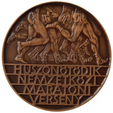 1981. 'Szeged 1981 / Huszonötödik Nemzetközi Maratoni Verseny' kétoldalas, bronz futósport emlékérem (60mm) T:1-