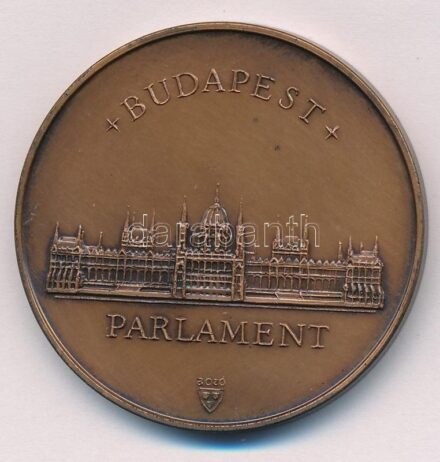 ~1990-2000. 'A Magyar Köztársaság elnökétől - Budapest - Parlament' bronz emlékérem (42,5mm) T:1