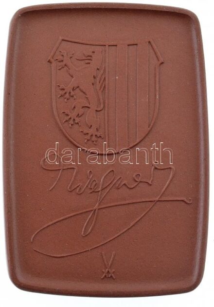 Német Demokratikus Köztársaság DN 'R. Wagner' kerámia érem a Meisseni Porcelánmanufaktúra gyártói jelzésével (60x42mm) T:1 German Democratic Republic ND 'R. Wagner' ceramic medal with Porcelain Manufactory of Meissen's maker's mark