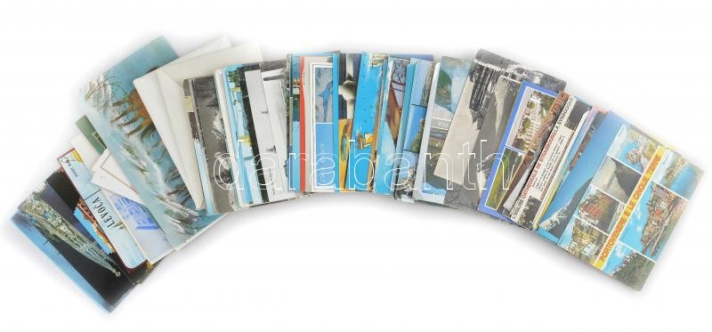 Egy kis doboz MODERN képeslap külföldi városokkal és motívumokkal / A small box of modern European town-view and motive postcards