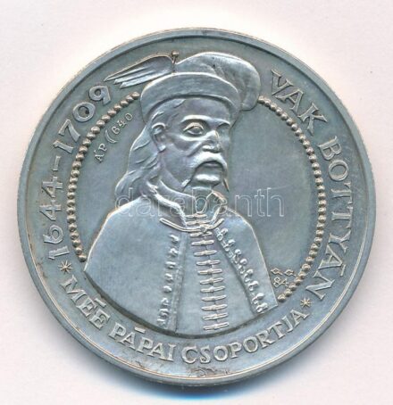 Gáti Gábor (1937-) 1984. 'MÉE Pápa / Vak Bottyán' Ag emlékérem (34.35g/0.640/42.5mm) T:1- patina