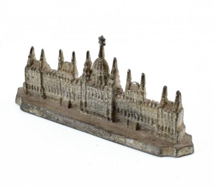 Parlament, fém, kopott, m: 6 cm