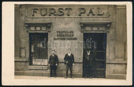 1927 Bp., Fürst Pál textil- és kézműáru nagykereskedés, utcai front, megírt fotólap, 14x9 cm