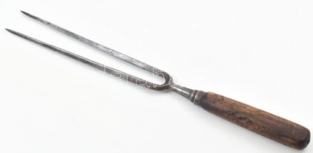 Kovácsolt húsvilla, h: 40 cm