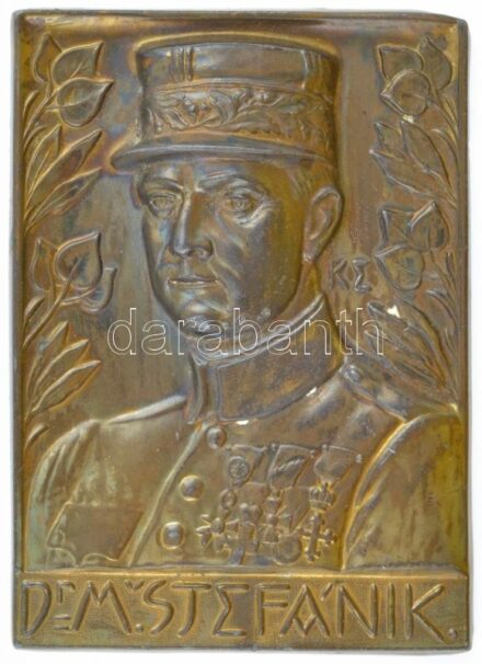 Szlovákia DN Milan Rastislav Stefánik politikust/diplomatát ábrázoló egyoldalas Br emlékplakett (100x70mm) T:2 patina, ph Slovakia ND One-sided Br commemorative plaque depicting politician / diplomat Milan Rastislav Stefánik (100x70mm)