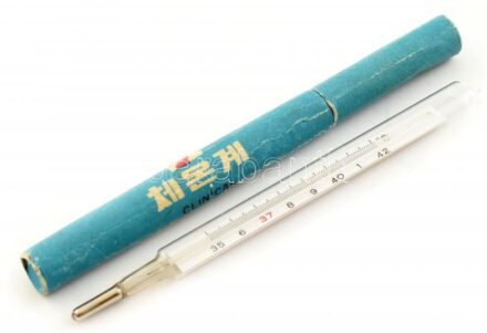 Régi lázmérő, észak-koreai. H: 13cm