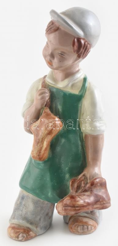 H. Ráhmer Mária (1911-1998): Cipészfiú, festett mázas kerámia, jelzett, kis kopásnyomokkal, m: 24 cm
