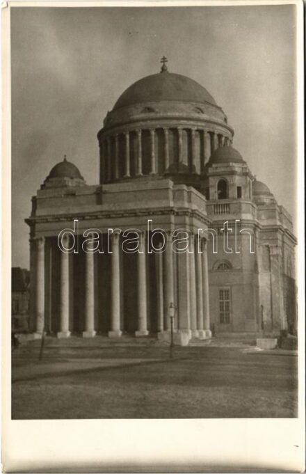 Budapest VIII. Tisztviselőtelep, Rezső téri Magyarok Nagyasszonya templom. photo (non PC)