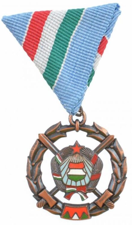 1979. 'Fegyverbarátságért Érdemérem bronz fokozata' zománcozott, Br kitüntetés mellszalagon, eredeti tokban T:2 kissé kopott zománcozás Hungary 1979. 'Medal for Weapon Friendship, Bronze Grade' enamelled Br decoration with ribbon in