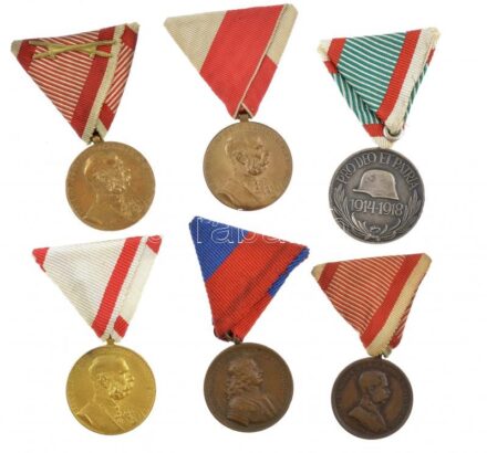 6db-os kitüntetés tétel, közte 1898. 'Jubileumi Emlékérem Fegyveres Erő Számára / Signum memoriae (AVSTR)' Br kitüntetés nem hozzá illő mellszalaggal (2x) + 'Jubileumi Emlékérem Polgári Állami Alkalmazottak Számára / Signum