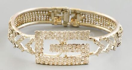 Bizsu Gucci jellegű karék, strasszokkal, fém, d: 6 cm