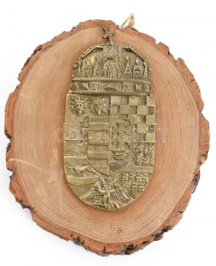 Nagy-Magyarország címere, bronz, fa alapon. Hátoldalán jelzés vagy ajánlás (Petrosani / Petrozsény, 1987). Falra akasztható, 17x8,5 cm