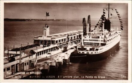 Bordeaux, Facade de la Gare Maritime du Verdon, A l'arriere plan, La Pointe de Grave