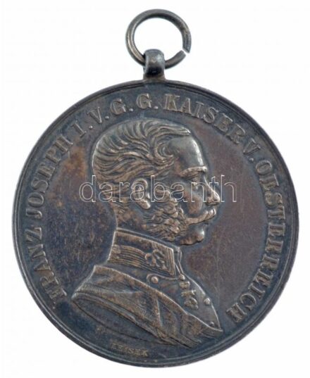 ~1870. 'Ferenc József I. osztályú Ezüst Vitézségi Érem' peremén jelzett Ag kitüntetés mellszalag nélkül. Szign.:Leisek T:2 patina, kis karc Hungary ~1870. 'Silver Gallantry Medal, 1st Class' Ag decoration, hallmarked on the edge,