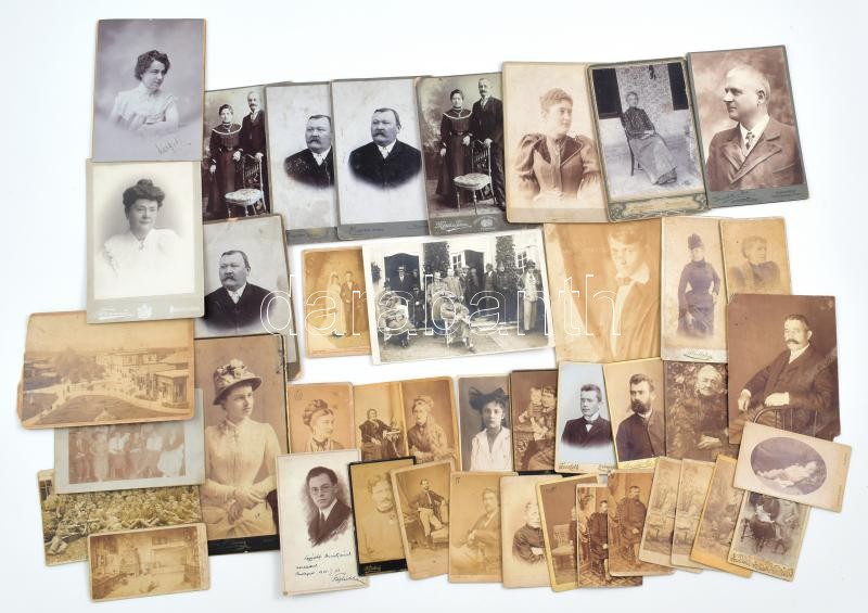 cca 1860-1924 Az erdélyi szász Bayer-család fotóhagyatéka, benne Klösz György, Borsos és Doctor fotók, Mayer Gy. képíró, Kozmata Ferenc, Goszleth István, Koller K. Tanár, Alkér és Straub, Streliskypozsony E. Kozics, V. Wietz