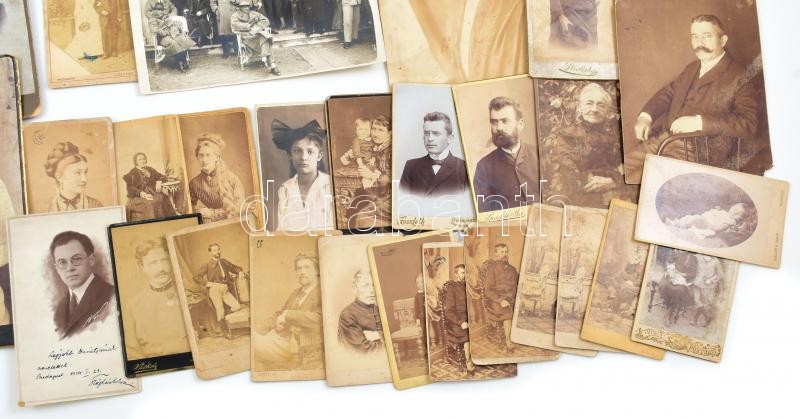 cca 1860-1924 Az erdélyi szász Bayer-család fotóhagyatéka, benne Klösz György, Borsos és Doctor fotók, Mayer Gy. képíró, Kozmata Ferenc, Goszleth István, Koller K. Tanár, Alkér és Straub, Streliskypozsony E. Kozics, V. Wietz - Image 2