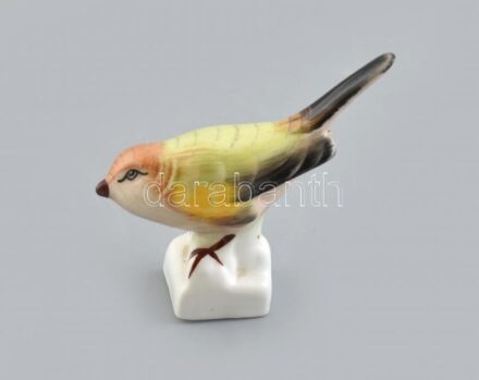 Aquincumi porcelán madár, kézzel festett, jelzett, hibátlan, m: 7 cm.