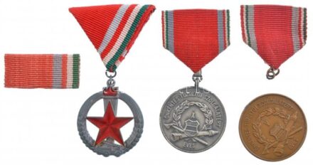 3db-os tűzoltó kitüntetés, közte 1956. 'Tűzbiztonsági Érem ezüst fokozata' zománcozott, ezüstözött Br kitüntetés nem eredeti mellszalagon, szalagsávval, eredeti tokjában, viselői igazolvánnyal + 1958. 'Önkéntes Tűzoltói