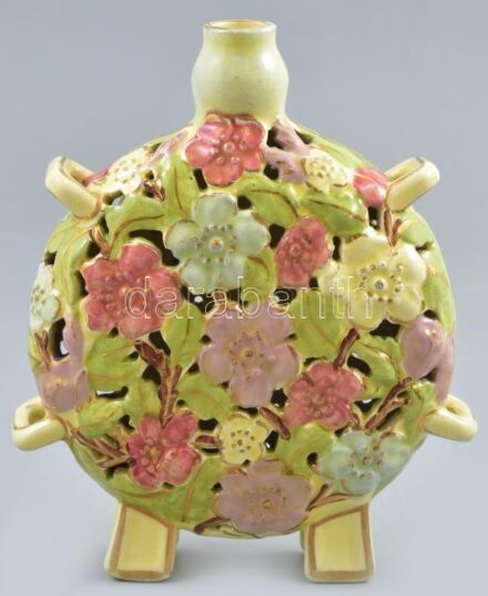 Fischer historizáló áttört, dísz, kulacs, jelzett, kopásnyomokkal, m: 17,5 cm