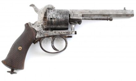 Régi forgó pisztoly, revolver, 19. század vége, jelzett: Manufacture d'armes RONGE Jean-Baptiste, 9-es kaliber, kopott, 25cm (hatástalanított)