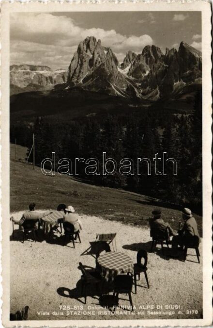 Alpe di Siusi (Südtirol), Dolomiti, Vista dalla Stazione Ristorante sul Sassolungo