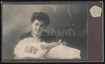 1908 Anya gyermekével, keményhátú fotó, Csonka Géza marosvásárhelyi műterméből, 9x6 cm