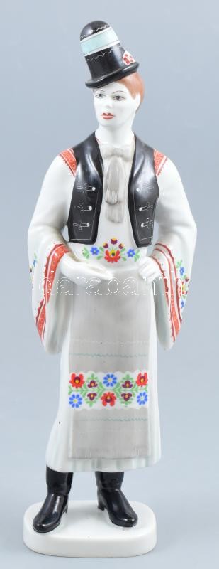 Hollóházi matyó fiú. Kézzel festett, jelzett, hibátlan, alján gyártás technológiai alátámasztás nyomok, ezért bizonyos helyeken mázhiány. m: 30 cm