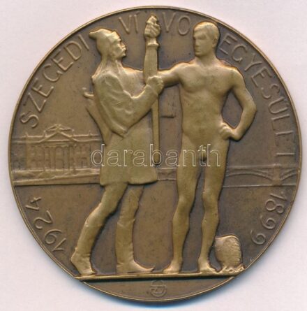 Szentgyörgyi István (1881-1938) 1931. 'Szegedi Vívó Egyesület - 1899-1924' egyoldalas Br emlékérem, hátoldalán gravírozással (60mm) T:2 patina