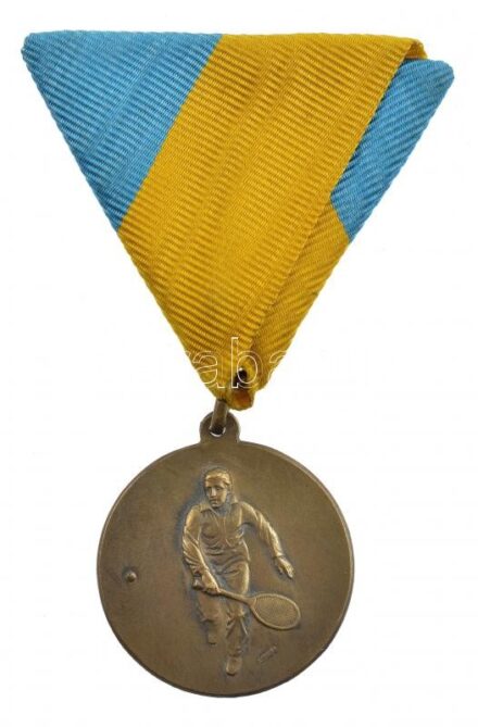 1933. 'Gy.A.C. 1933. II.' Br teniszező díjérem mellszalagon. Szign.: Huguenin T:2
